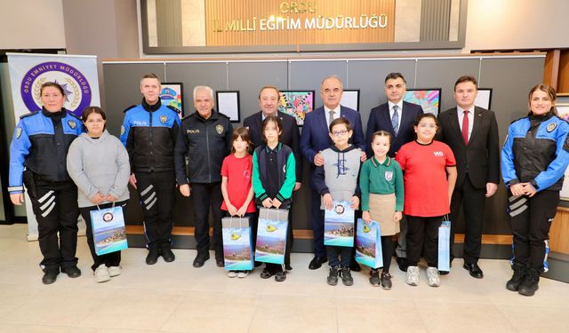 Ordu'da 'Benim Polisim' temalı yarışmalarda dereceye giren öğrencilere ödül