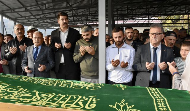 Ordu'da taş ocağı şantiyesindeki göçükte hayatını kaybeden işçinin cenazesi defnedildi