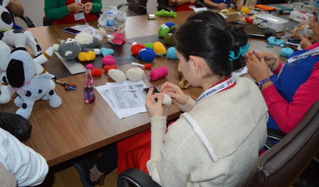 Ordu'da yükümlü kadınlar 'Üreten Eller Projesi' ile geleceğini örüyor