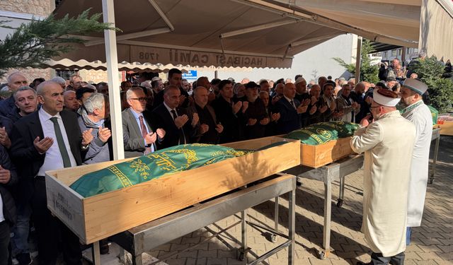 Rize'de devrilen serenderin altında kalarak ölen 2 kişiden 1'i defnedildi