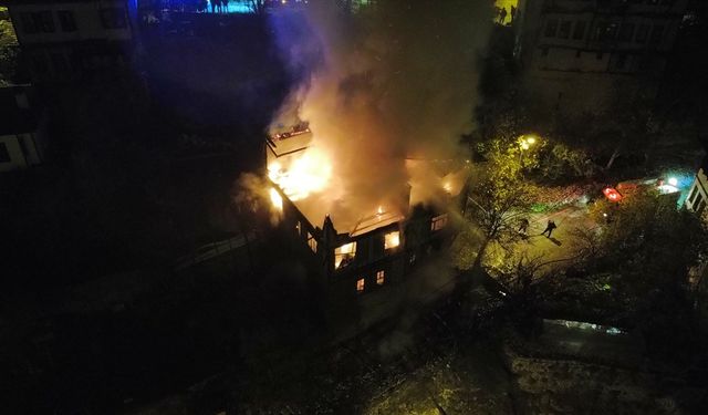 Safranbolu'da tarihi konak yandı