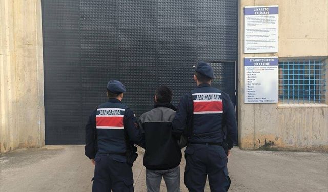 Samsun'da 10 yıl 5 ay hapis cezası bulunan firari hükümlü yatağın altında yakalandı