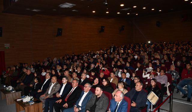 Vezirköprü maarif korosu konser verdi