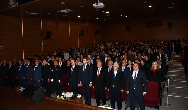 Vezirköprü'de 24 Kasım Öğretmenler Günü kutlandı