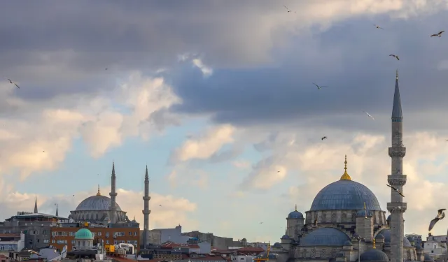 Yurt genelinde parçalı ve bulutlu hava hakim