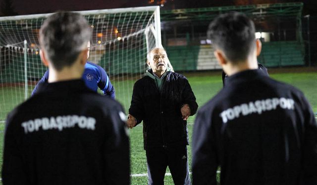 89 YAŞINDA, 45 YILDIR SPORCU YETİŞTİRİYOR