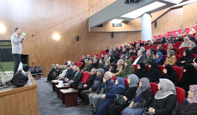 Amasya'da umreye gideceklere bilgilendirme eğitimi verildi