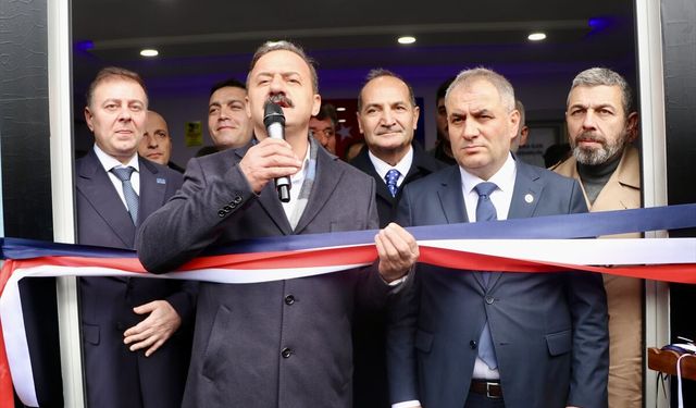Anahtar Parti Genel Başkanı Ağıralioğlu, Maçka'da partililerle buluştu