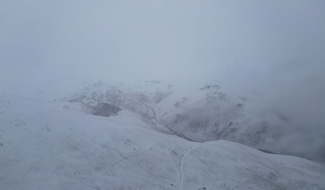 Bayburt'ta soğuk hava ve sis etkili oldu
