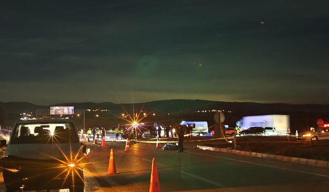 Bolu'da minibüsle çarpışan üç tekerlekli motosikletin sürücüsü öldü, eşi yaralandı