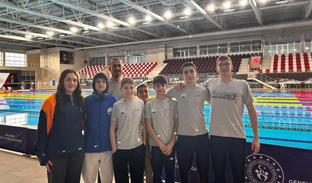 Bursa'da yüzmede Osmangazi imzası