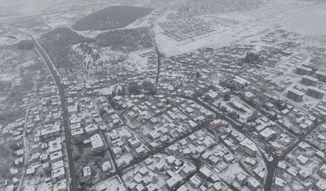 Çorum'un ilçelerinde kar yağışı etkili oluyor