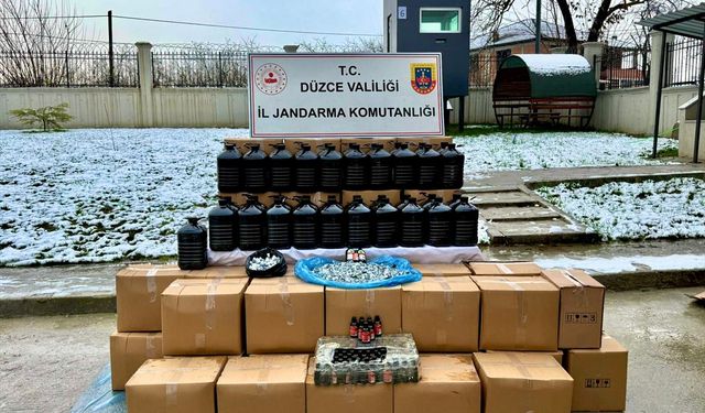 Düzce'de kaçak alkol üretimi ve uyuşturucu operasyonlarında 2 şüpheli yakalandı