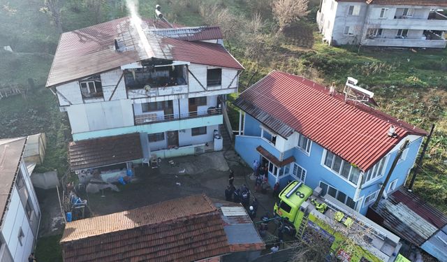 Gölyaka'da evin çatı katında çıkan yangın söndürüldü