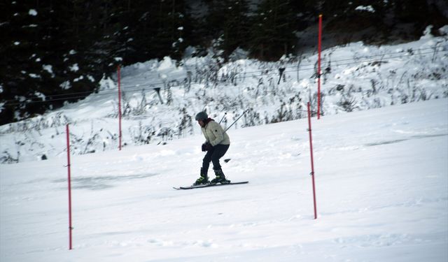 Ilgaz Dağı Kayak Merkezi'nde kızakla kaymak isteyenler sezonu açtı