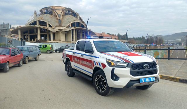 Karabük'te jandarma ve polise tahsis edilen 47 araç hizmete alındı