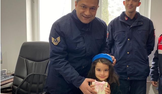 Kargı'da öğrenciler karakolu ziyaret etti