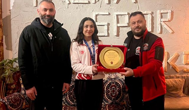 Kastamonu Kamp ve Off-Road Kulübünden kick boksta dünya şampiyonu milli sporcuya ziyaret