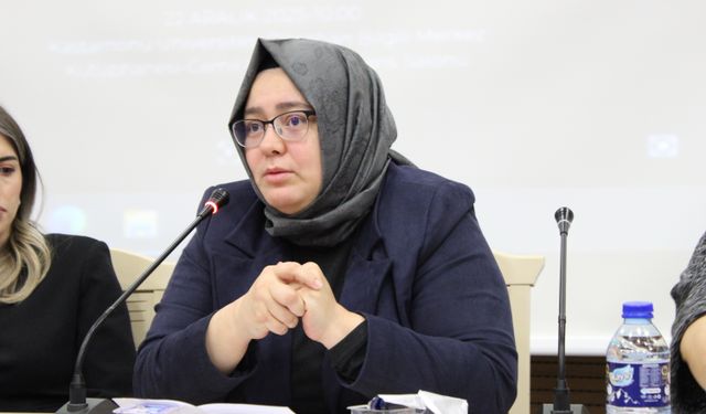 Kastamonu'da 'Eşit haklar eşit fırsatlar: Kadınların kariyer yolculuğu' paneli düzenlendi
