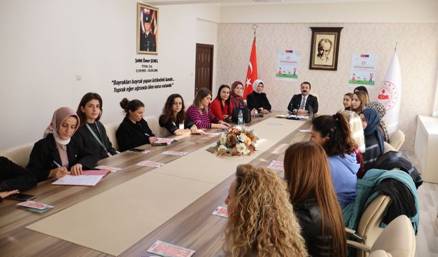 Kastamonu'da 'Gönül Elçileri ve Koruyucu Aile Farkındalık Toplantısı' düzenlendi