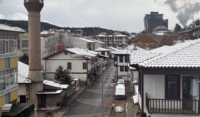 Kastamonu'da kar yağışı etkili oluyor