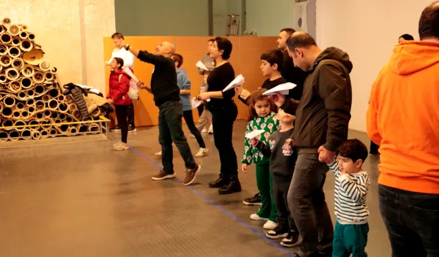 Kocaeli'de kâğıt uçaklar geleceğin hayallerine havalandı