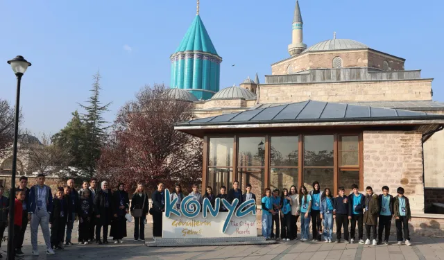 Konya'da öğrenciler tarihi kültürel mekanlarını keşfediyor