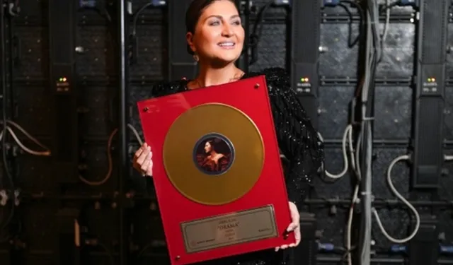 Sibel Can'a 'altın plak' ödülü