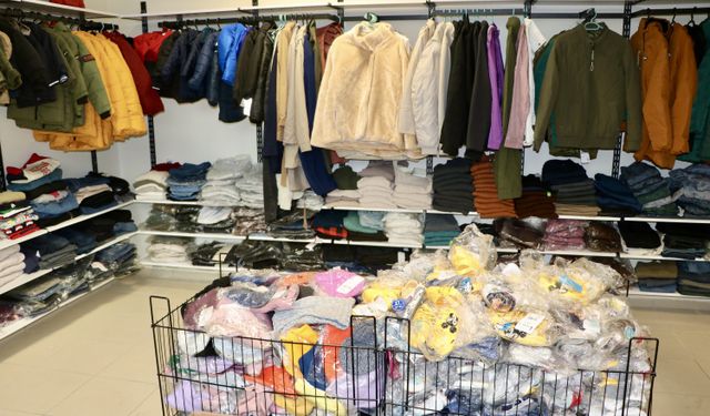 Trabzon'da, denetimli serbestlik tedbiri devam eden hükümlüler ve aileleri için sosyal market açıldı