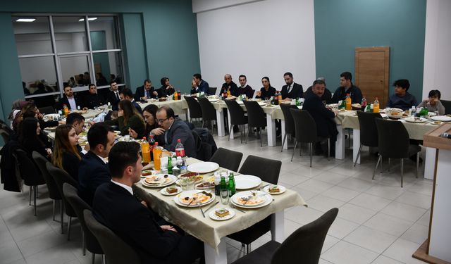 Vezirköprü'de tayini çıkan savcı ve hakimler için veda yemeği düzenlendi