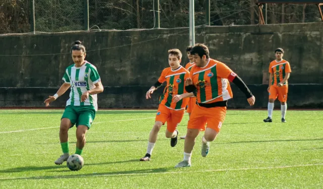 Yeşil Artvinspor U18 ligin ilk yarısını lider bitirdi