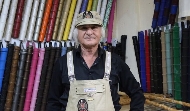 Bahçesinde yetiştirdiği kamıştan tasarladığı neyleri müzikseverlerle buluşturuyor