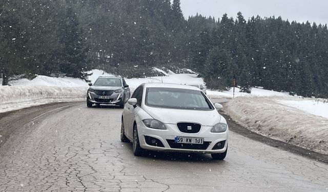 Bolu'nun yüksek kesimlerinde kar yağışı başladı
