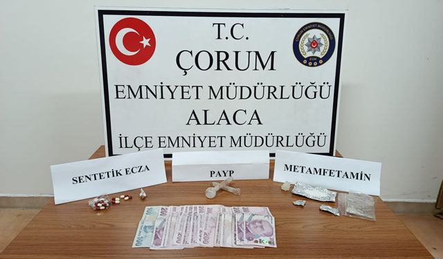 Çorum'da üzerlerinde uyuşturucu bulunan 4 kişi gözaltına alındı