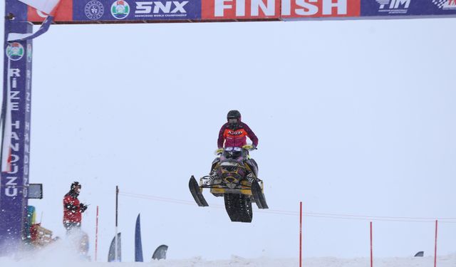 Dünya Kar Motosikleti Şampiyonası'nda sıralama yarışları yapıldı