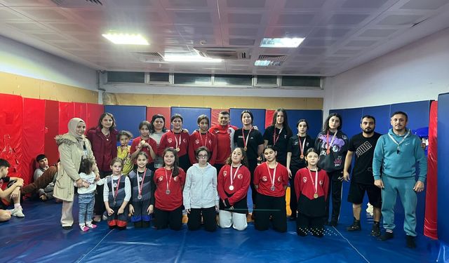 Eski milli güreşçi Yaşar Doğu Bafra'da anıldı