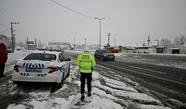 GÜNCELLEME - Bolu Dağı'nın Ankara istikameti ağır tonajlı araçların geçişine açıldı