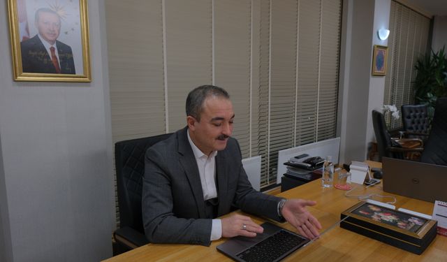 Hitit Üniversitesi Rektörü Öztürk, AA'nın 'Yılın Kareleri' oylamasına katıldı