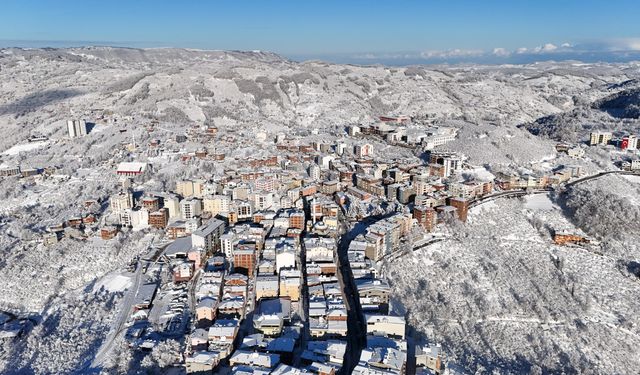 Karadeniz'de 4 ilde 359 köy yolunda karla mücadele çalışması yürütülüyor