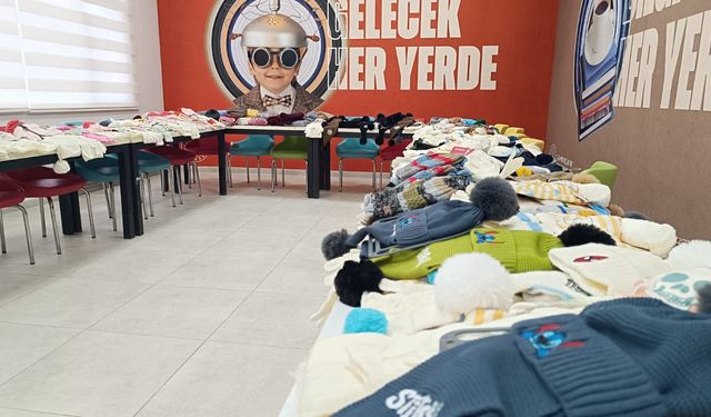Laçin Gençlik Merkezi'nden Doğu Türkistanlı yetim çocuklara kışlık yardımı