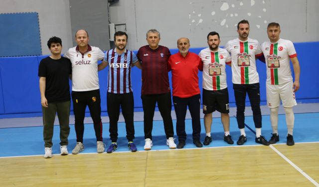 Of'ta ayak tenisi turnuvası başladı