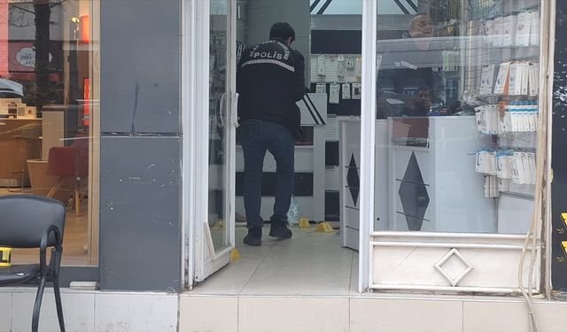 Samsun'da iş yerinde silahlı saldırıya uğrayan müşteri yaralandı