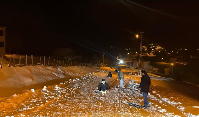 Samsun'un Kızlan Yaylası'nda vatandaşlar karın keyfini çıkardı