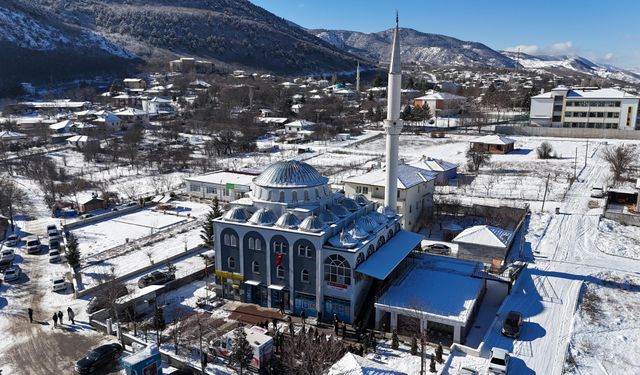 Tadilatı tamamlanan Laçin Ulu Cami ibadete açıldı