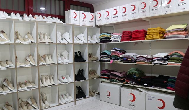 Trabzon'da ihtiyaç sahibi üniversite öğrencileri için butik açıldı