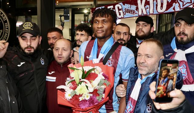 Trabzonspor'un anlaşmaya vardığı Chibuike Nwaiwu, Trabzon'a geldi