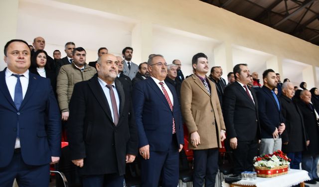 Vezirköprü'de okul sporlarında dereceye giren öğrencilere ödül