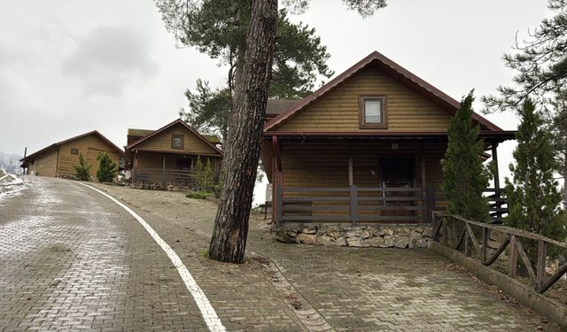 Yenice Ihlamur Teras ziyaretçilerini ağırlıyor