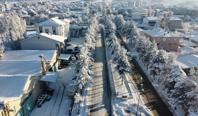Yeşilyurt ilçesinde kış manzaraları havadan görüntülendi