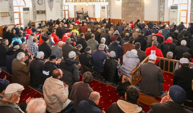 6 Şubat hayatlarını kaybedenler için Artvin'de mevlit okutuldu